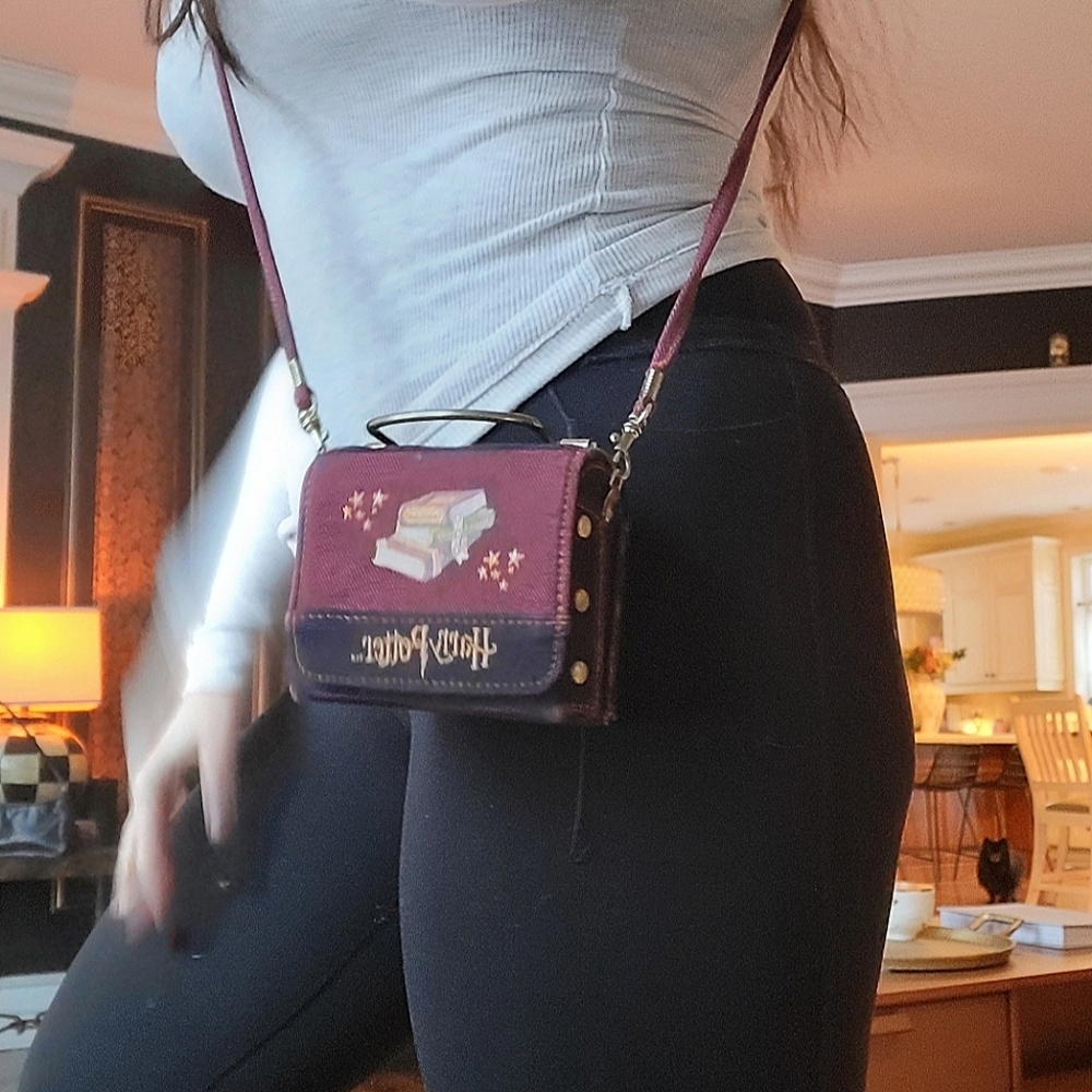 Mini! Harry potter Warner Bros. Purple Crossbody Bag - Picture 5 of 5